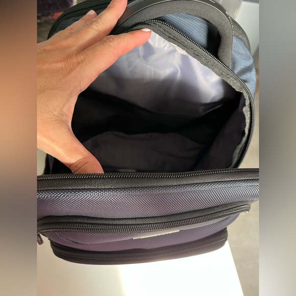 NWOT blue samsonite xenon 3.0 checkpoint friendly backpack. New wave loans logo. - Picture 5 of 16